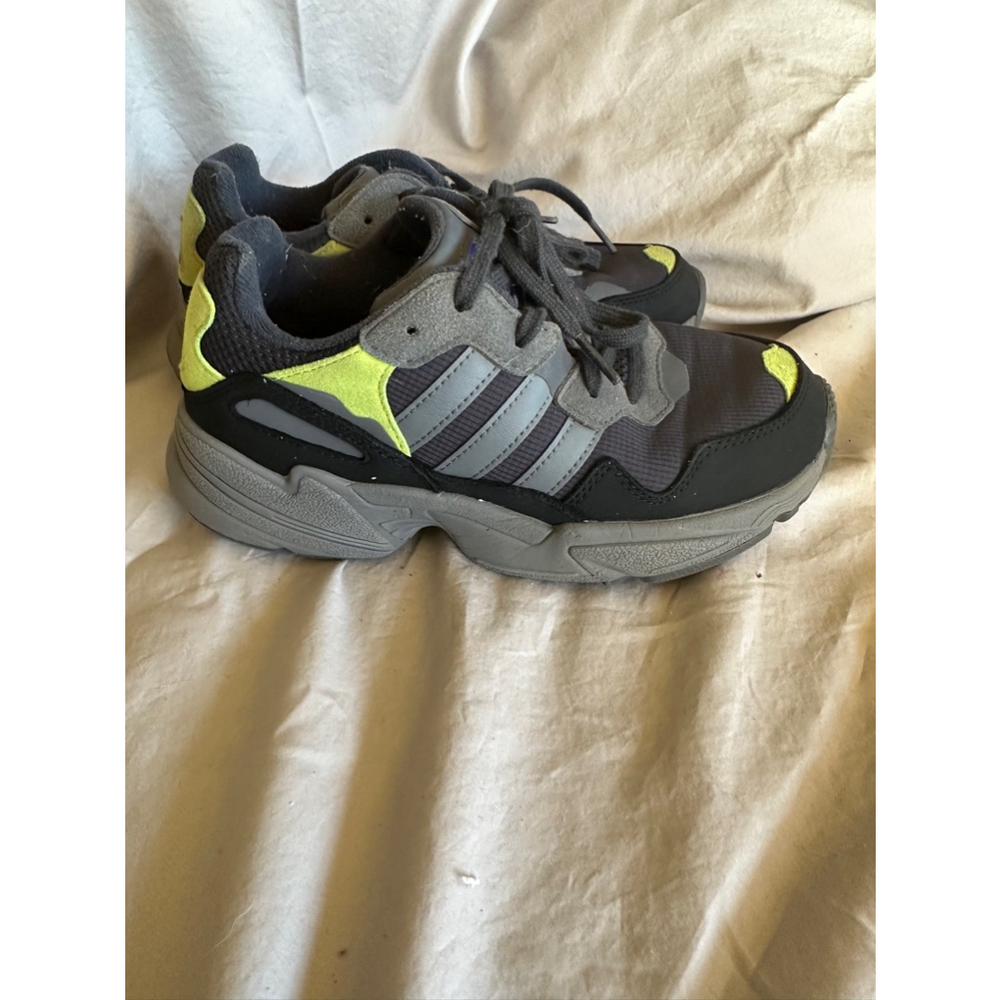 Adidas Torsion kids Boys Girls Unisex Shoes Size 3.5 Low Tops Grey Black Green
